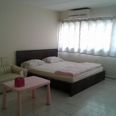 Impact Challenger Muang Thong Thani Service Apartment Бангкок Экстерьер фото